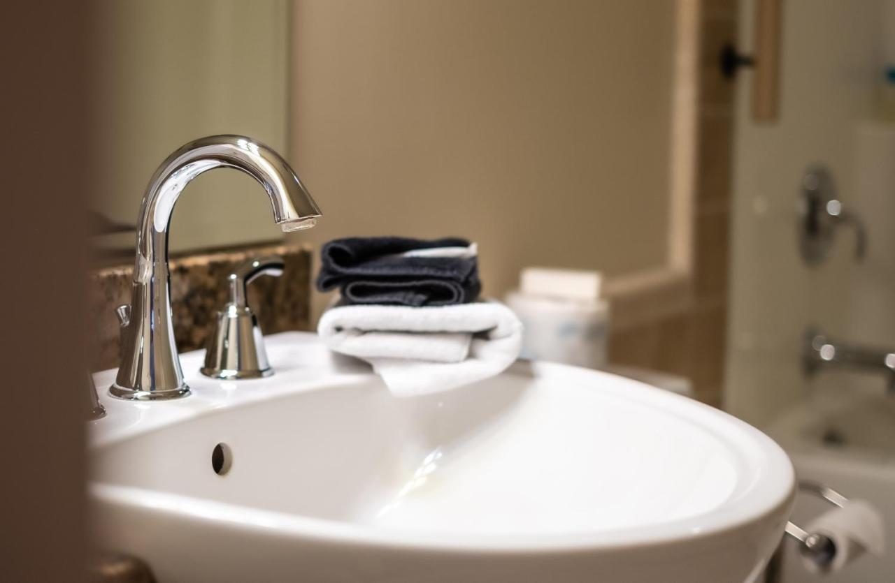 Kaslo Hotel Екстериор снимка